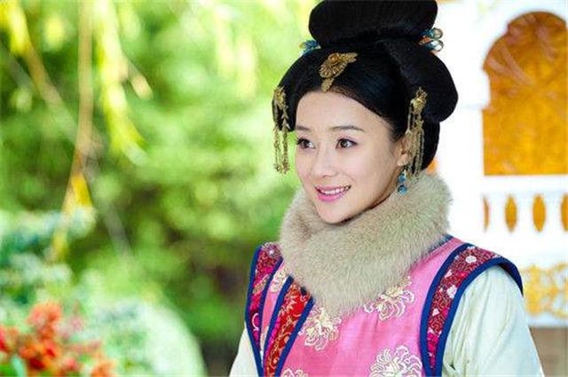 她是清朝第一位公主，13岁出嫁，连生五个子女，母亲却被父皇休掉