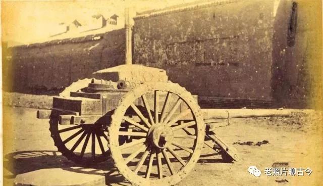 晚清老照片：看书的左宗棠，真实的清军军营，中国的龙火炮