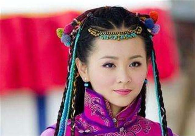 她是清朝第一位公主，13岁出嫁，连生五个子女，母亲却被父皇休掉