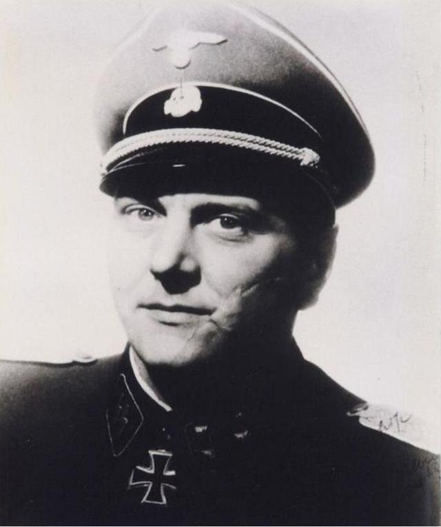 德军最危险的特种兵，脸上一道显眼的刀疤，被称作欧洲恶棍