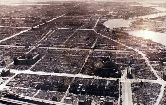 屠戮东京：二战时被遗忘的东京大轰炸，吧日本炸回石器时代