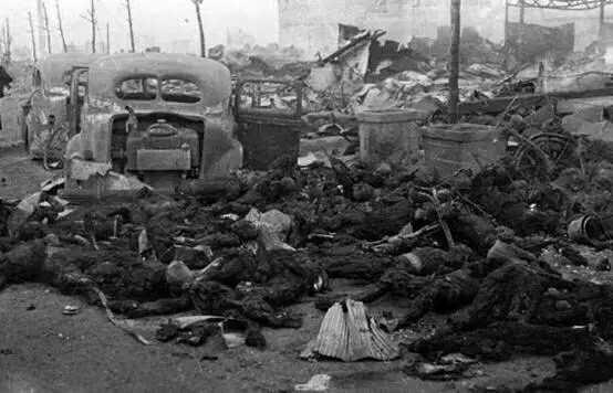 屠戮东京：二战时被遗忘的东京大轰炸，吧日本炸回石器时代