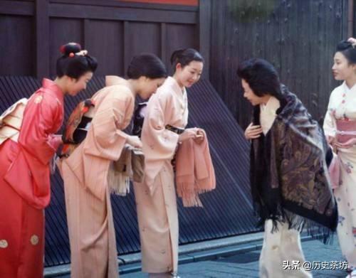 日本人切腹自尽的传统，竟然与他们对待“情义”的观念有关